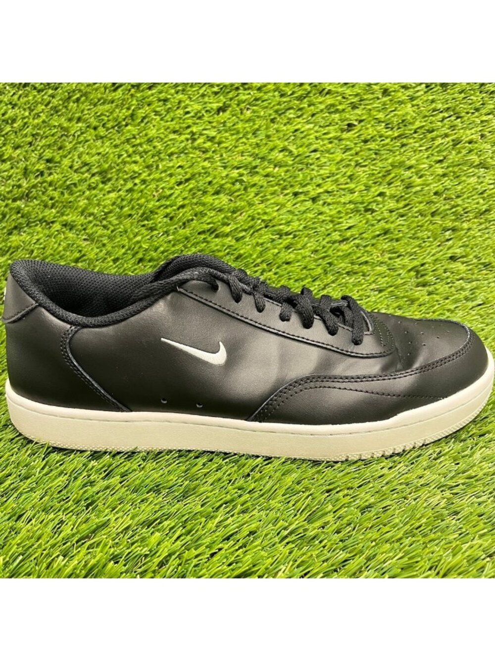 Nike Court Vintage Mens Size 10 Black White Athletic Lifestyle Shoes Sneakers